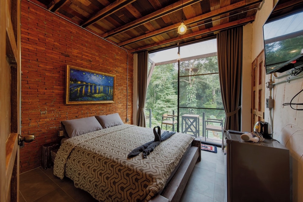 Standard River View - Photo 11