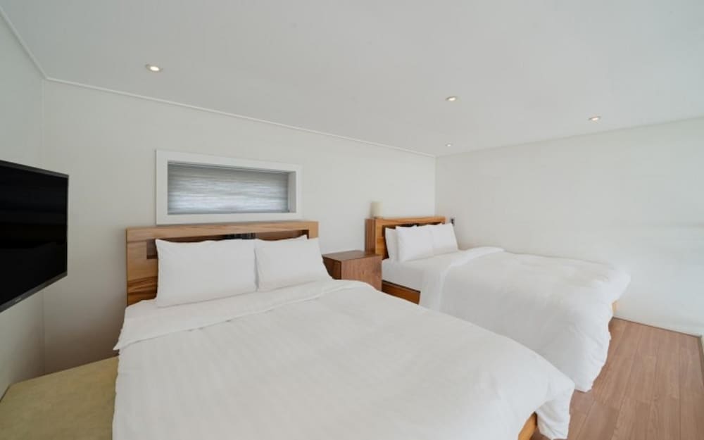 Room (C103 (individual barbecue))