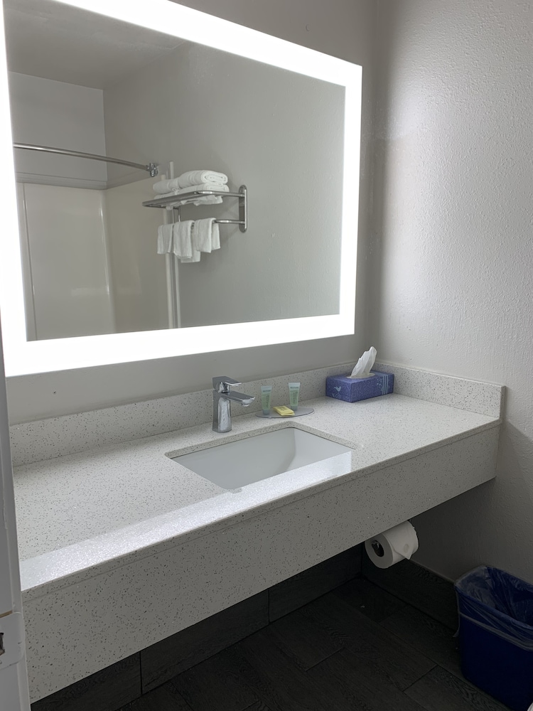Family Studio, Multiple Beds, Non Smoking, Kitchenette photo 2