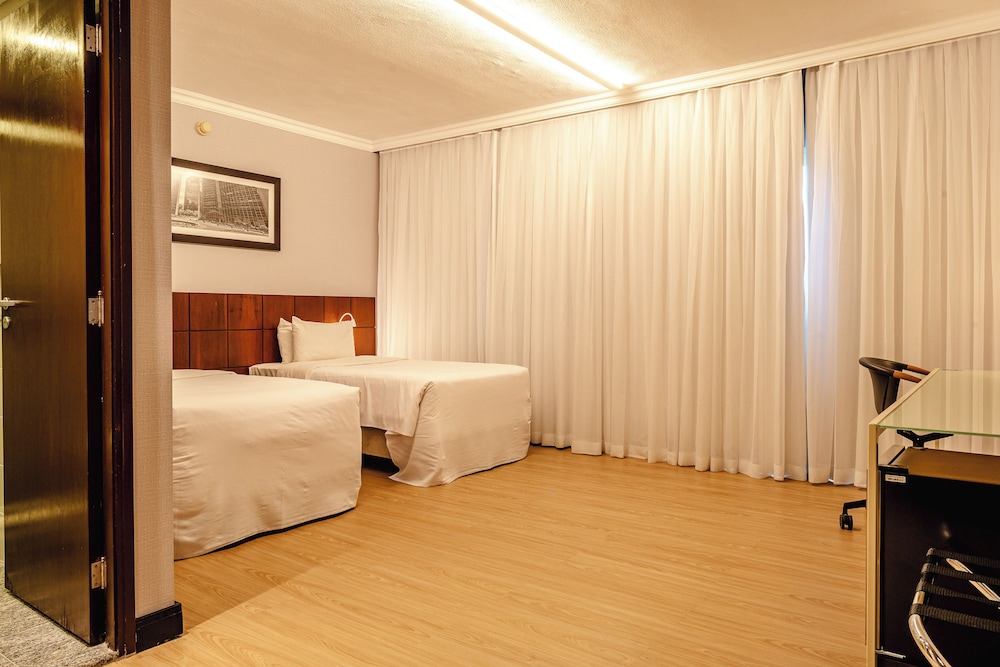 Premier Twin Room - Photo 7
