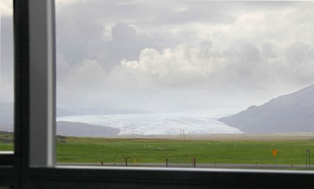 Deluxe Double Room (Mountain & Glacier View) photo 2