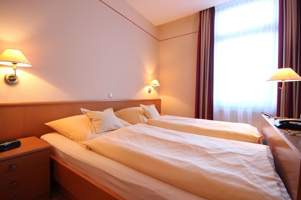 Comfort Double Room thumbnail 6