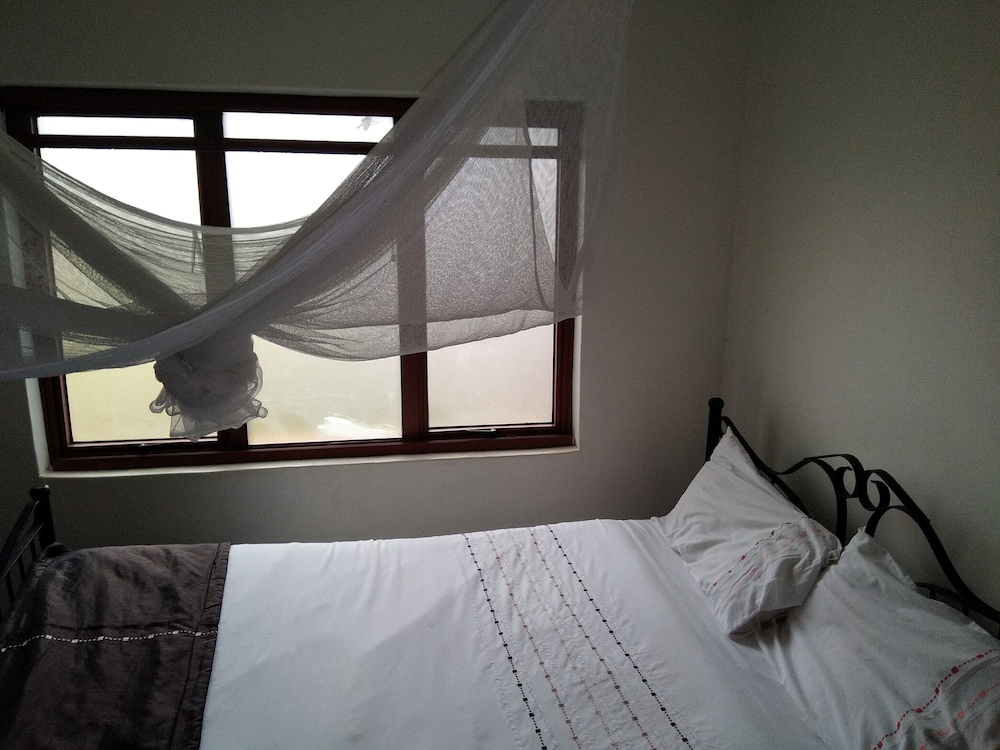 Basic Apartment, 2 Double Beds (The Valley Flats) photo 1