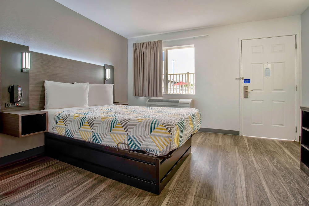 Standard Room, 1 Double Bed, Non Smoking photo 2