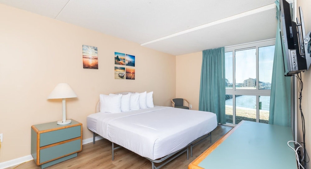 Premium Condo, 2 Bedrooms, Patio, Bay View
