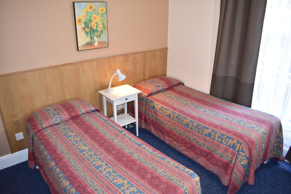 Twin Room, Ensuite photo 1