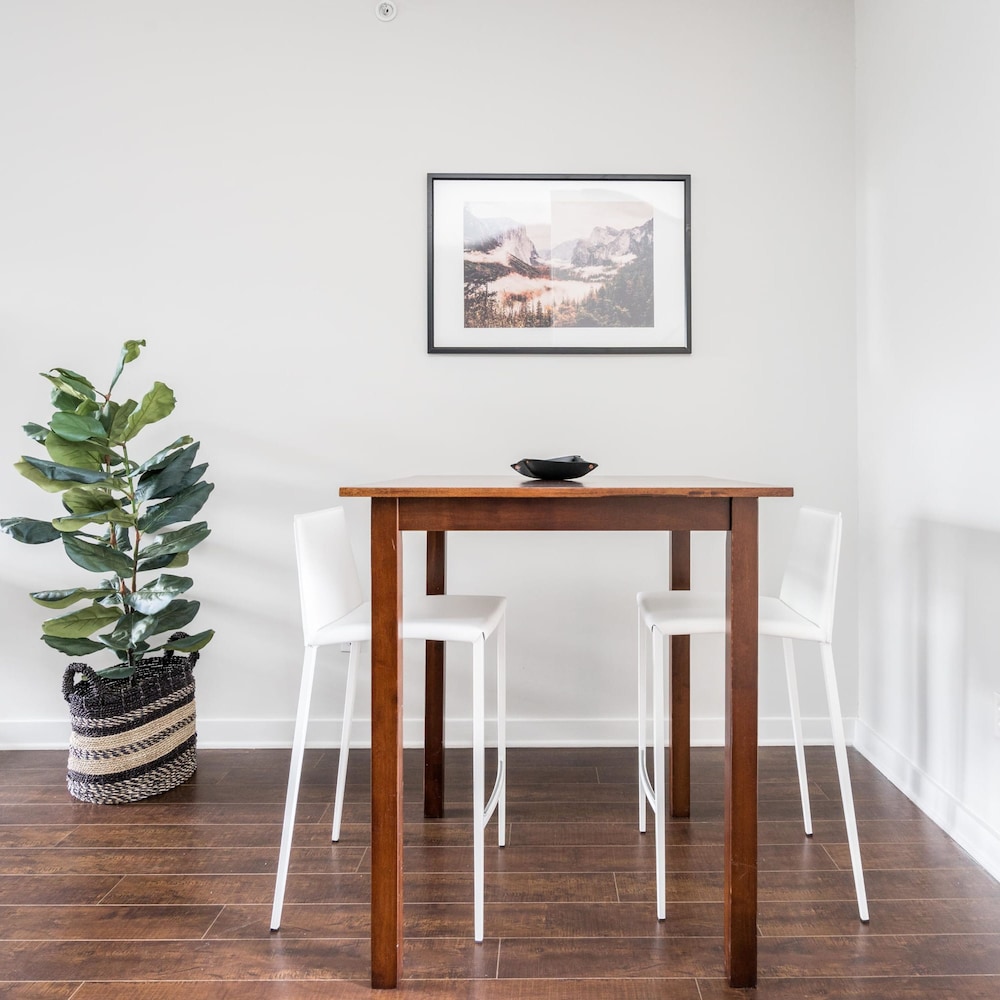 Cozysuites Music Row Chic 1BR w Free Parking 42, Photo 7