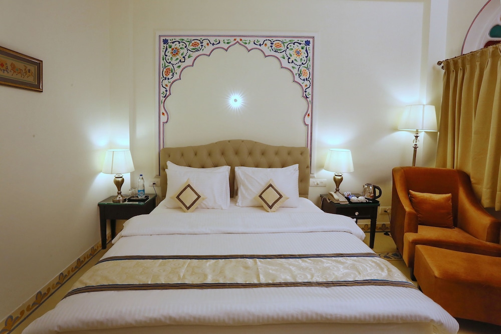 Premium Room, 1 King Bed, Non Smoking photo 2
