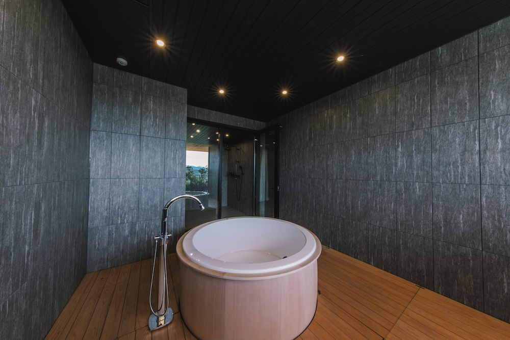 Family suite with open air bath, Non Smoking - Photo 13