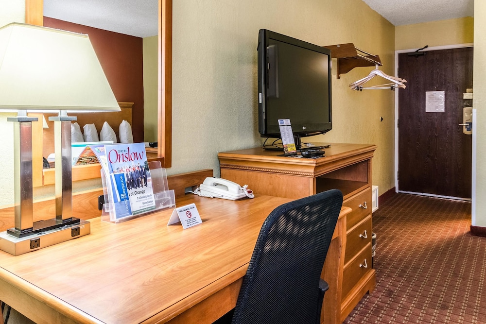 Standard Room, 2 Queen Beds, Non Smoking - Photo 3