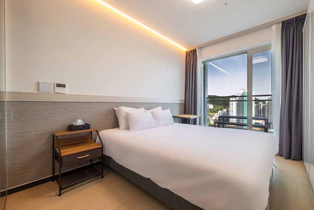 Deluxe King with Terrace (Harbor View) - Photo 1