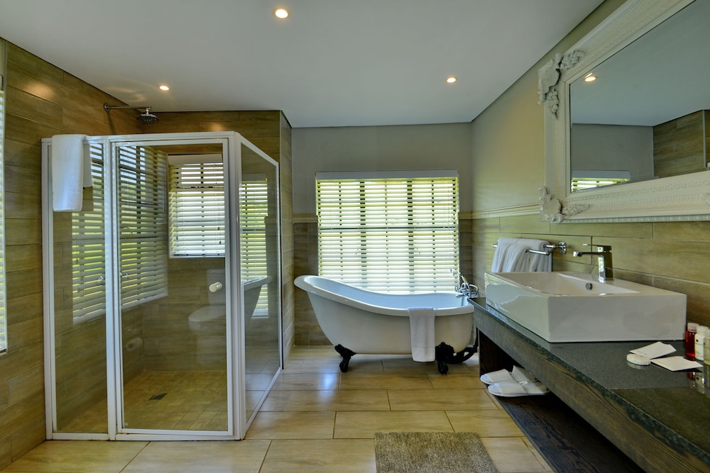 Deluxe Twin Room - Photo 10