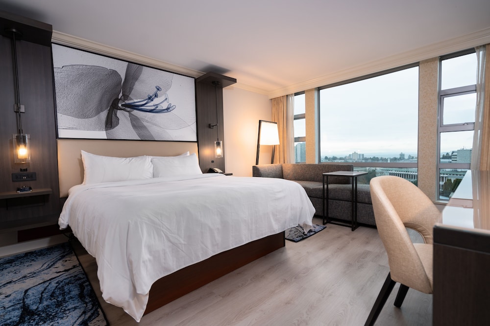 Deluxe Room, 1 King Bed - Photo 2