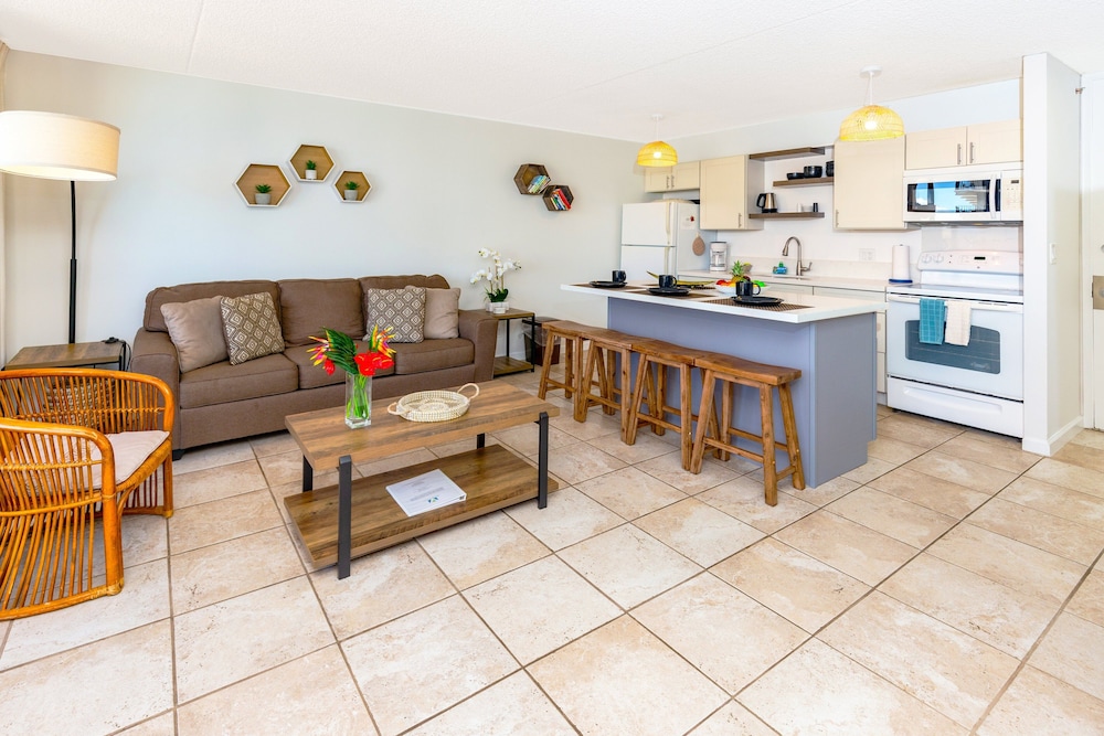 High Floor Ocean View Condo w/ 2 Beds and Parking: Family Condo, 1 Bedroom, Air conditioning, Ocean View (0062) photo