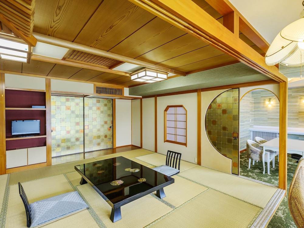 Deluxe Japanese Western (Ocean View)(Non-smoking)(For 7 to 8 Guests) photo 1