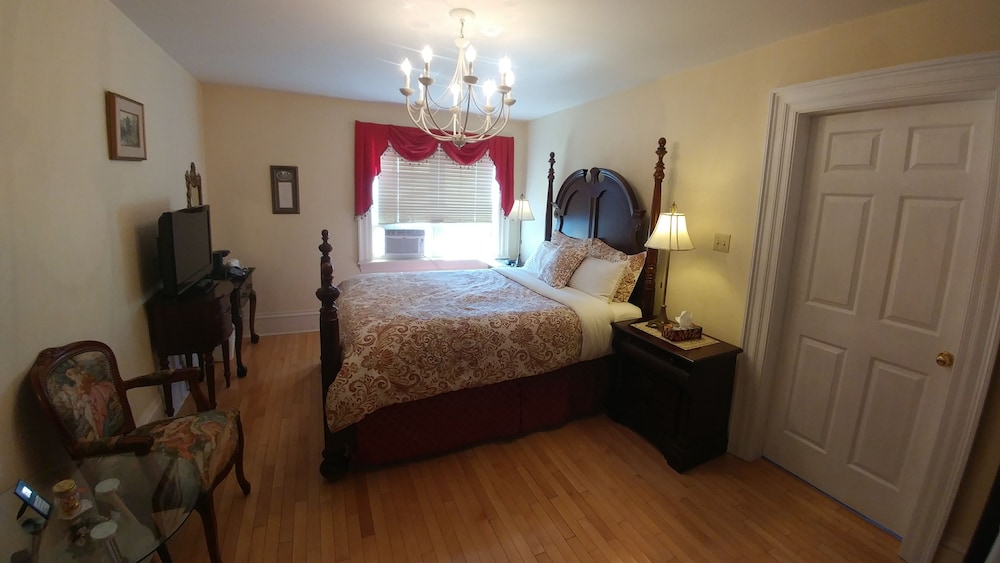 Queen Room, 1 Queen Bed photo 1