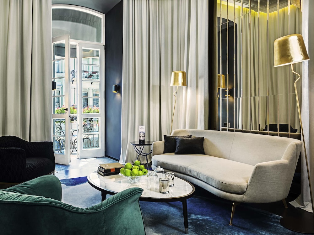 Junior Suite, 1 King Bed, Balcony, City View photo 1