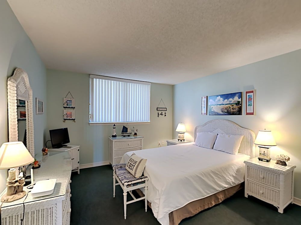 Condo, 1 Queen Bed with Sofa bed, Balcony, Ocean View (#202 - No Pets) photo 3
