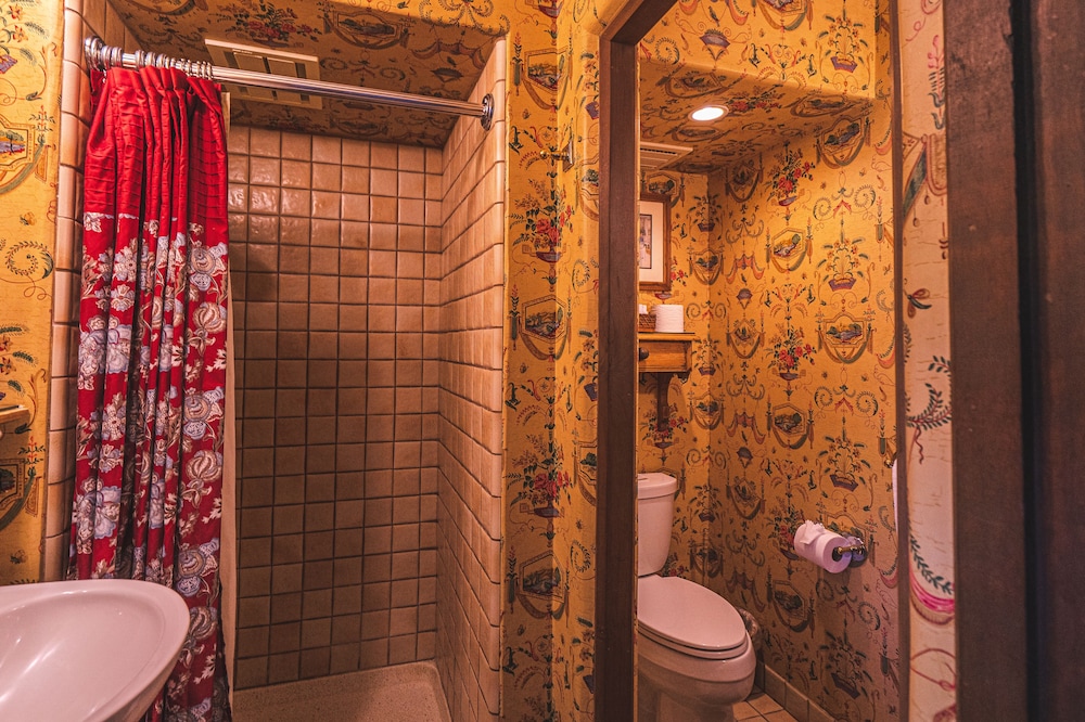 Brighstone Suite photo 3