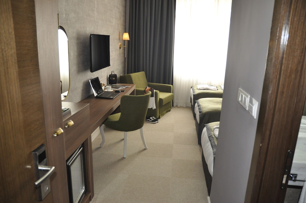 Standard Triple Room - Photo 2