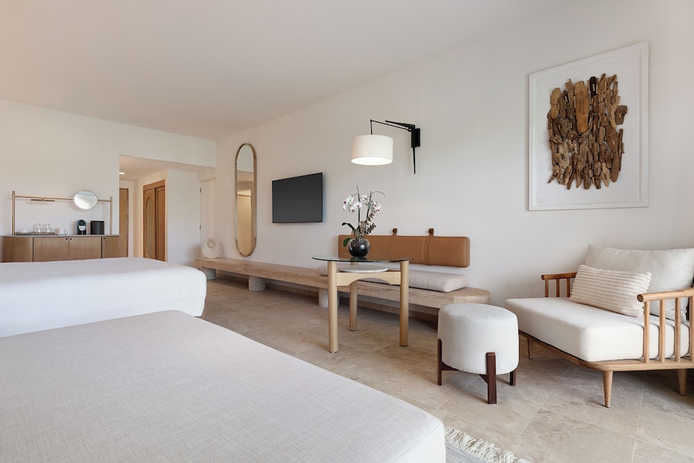 Studio, 1 King Bed (Mangrove View | Soaker Tub)