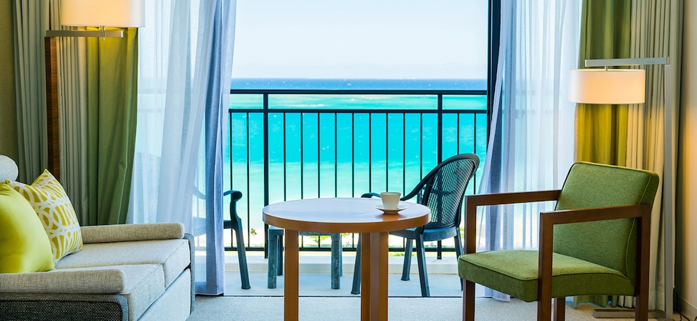 Deluxe High Floor Ocean Grande - Photo 3