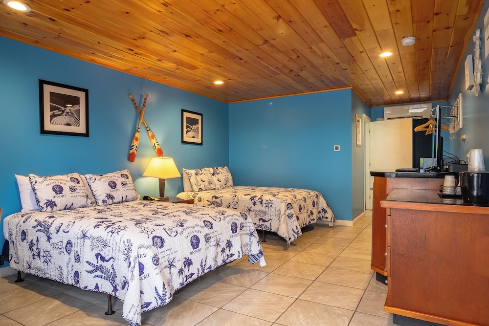 Superior Double Room, 2 Queen Beds, Kitchenette photo 1