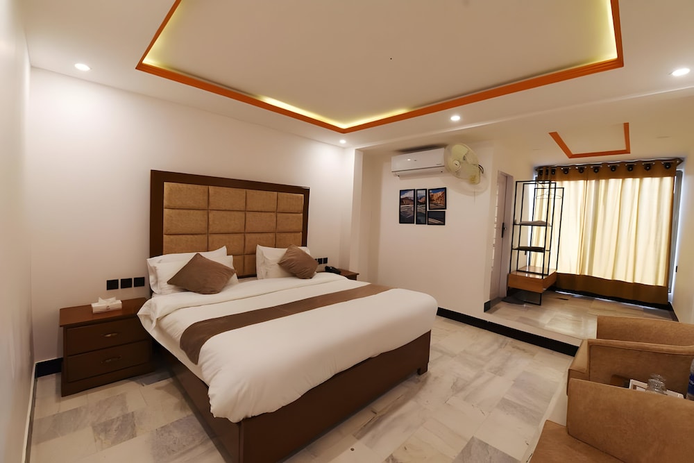 Deluxe Double or Twin Room