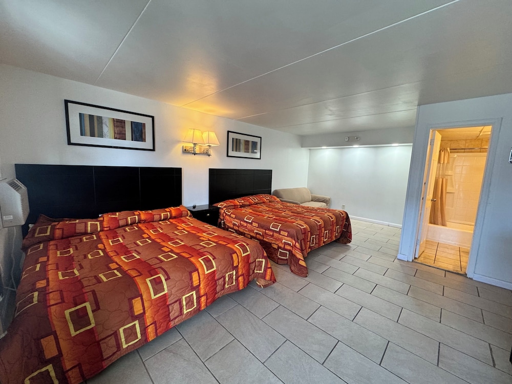 Suite - Photo 27