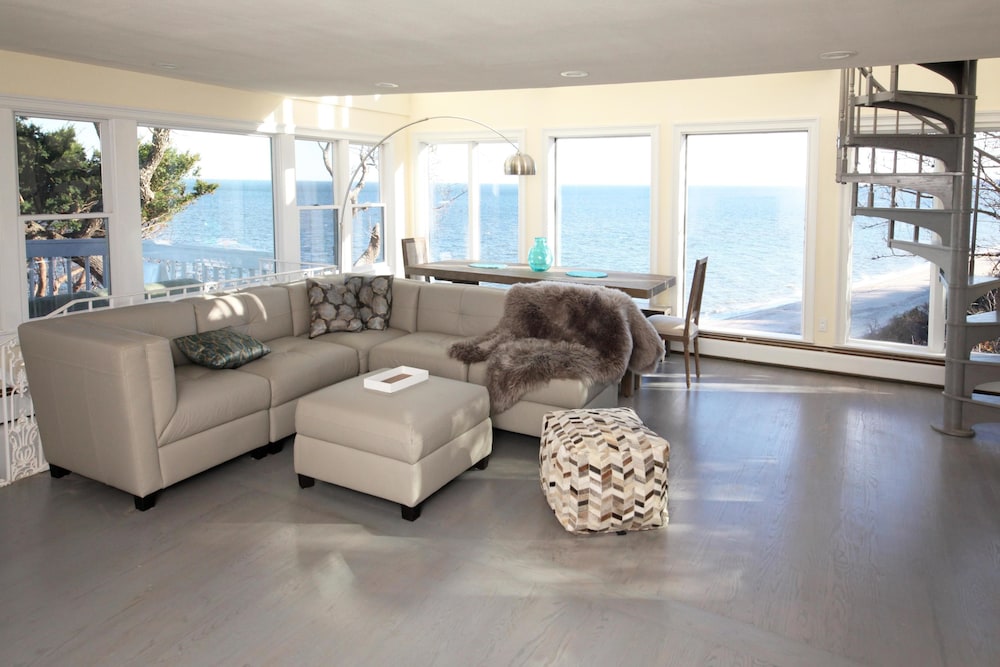 House, Multiple Beds (Amazing Home Private Beach North Fork) photo 2