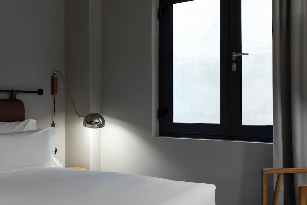 Double Room (Custom) - Photo 5