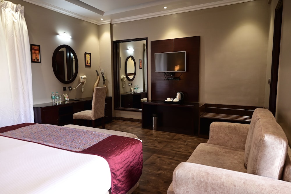 Royal Club Room photo 2