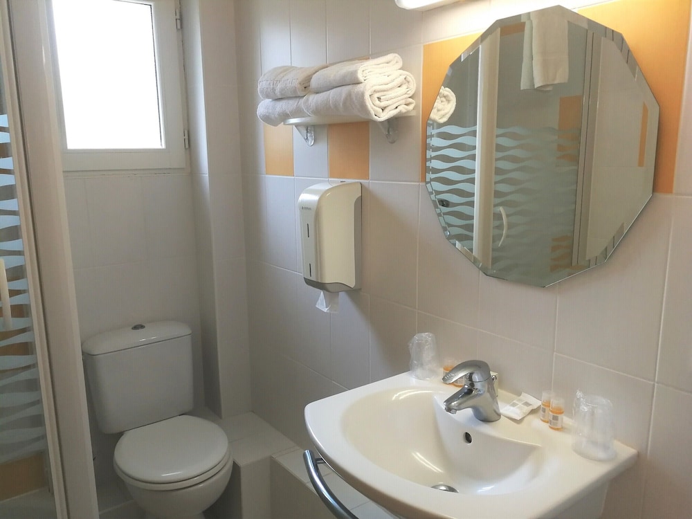 Suite, Ensuite, Garden View photo 2