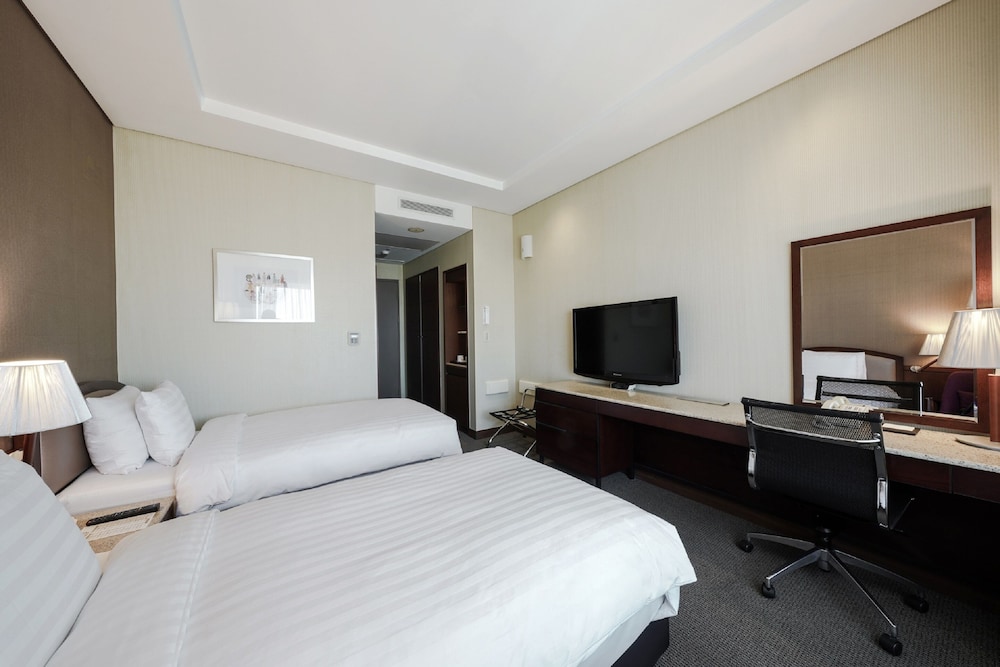 Standard Room, 2 Twin Beds (3 paxs to be booked until 3PM) - Photo 3