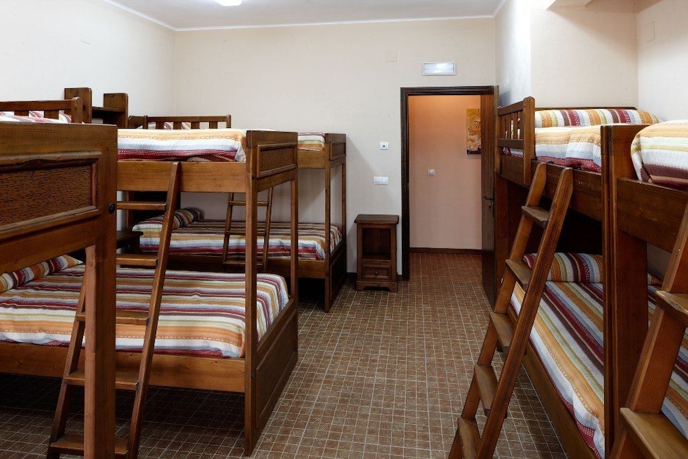 Shared Dormitory, Mixed Dorm, Shared Bathroom (1 Bed In A 10-Bed Dormitory Room)