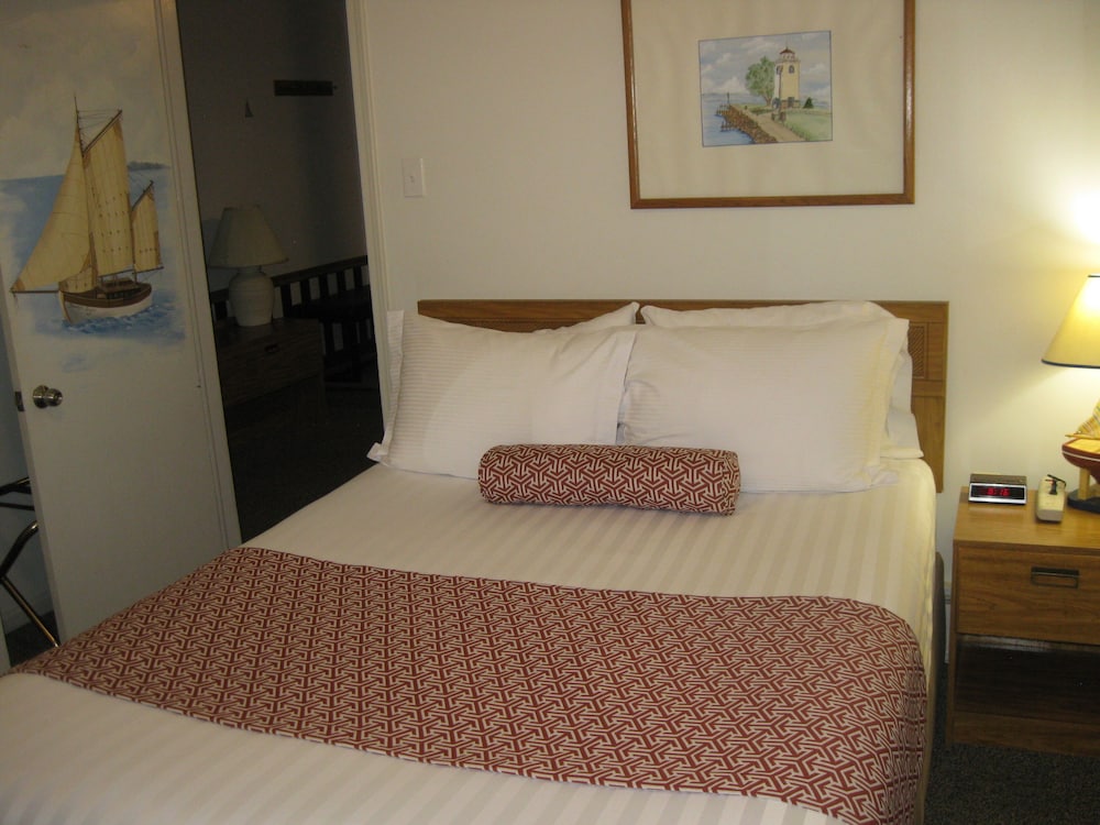 Family Studio Suite, 1 Bedroom, Refrigerator & Microwave, Ground Floor photo 3