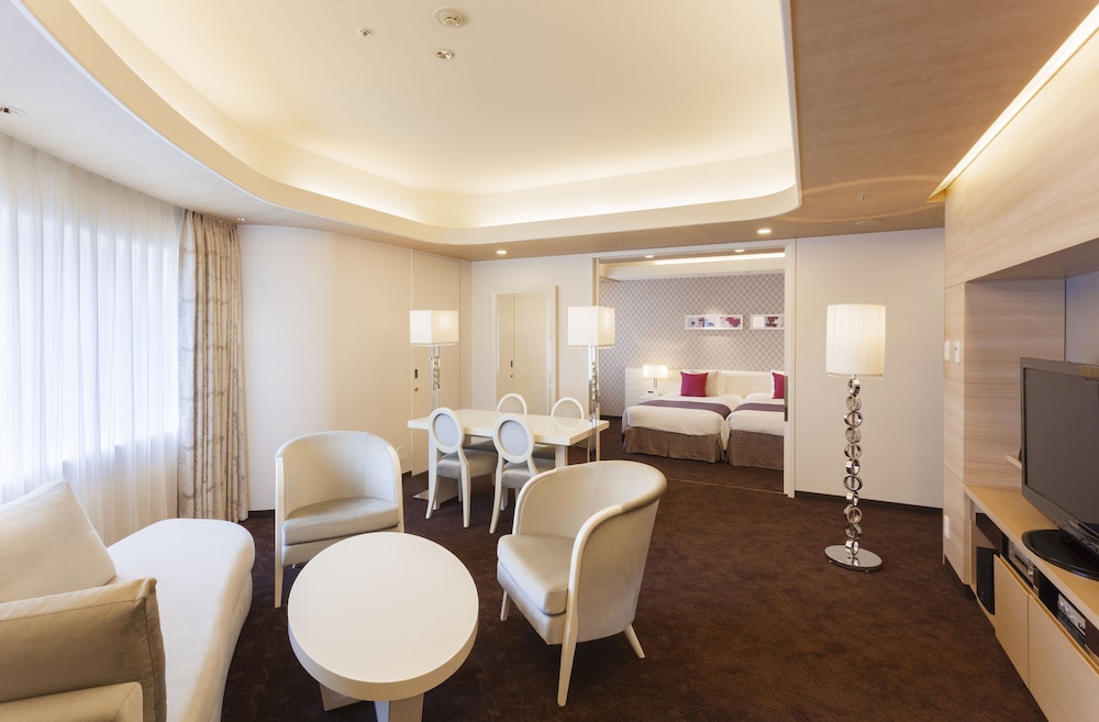 Junior Suite, Non Smoking (58 square meters) photo 1