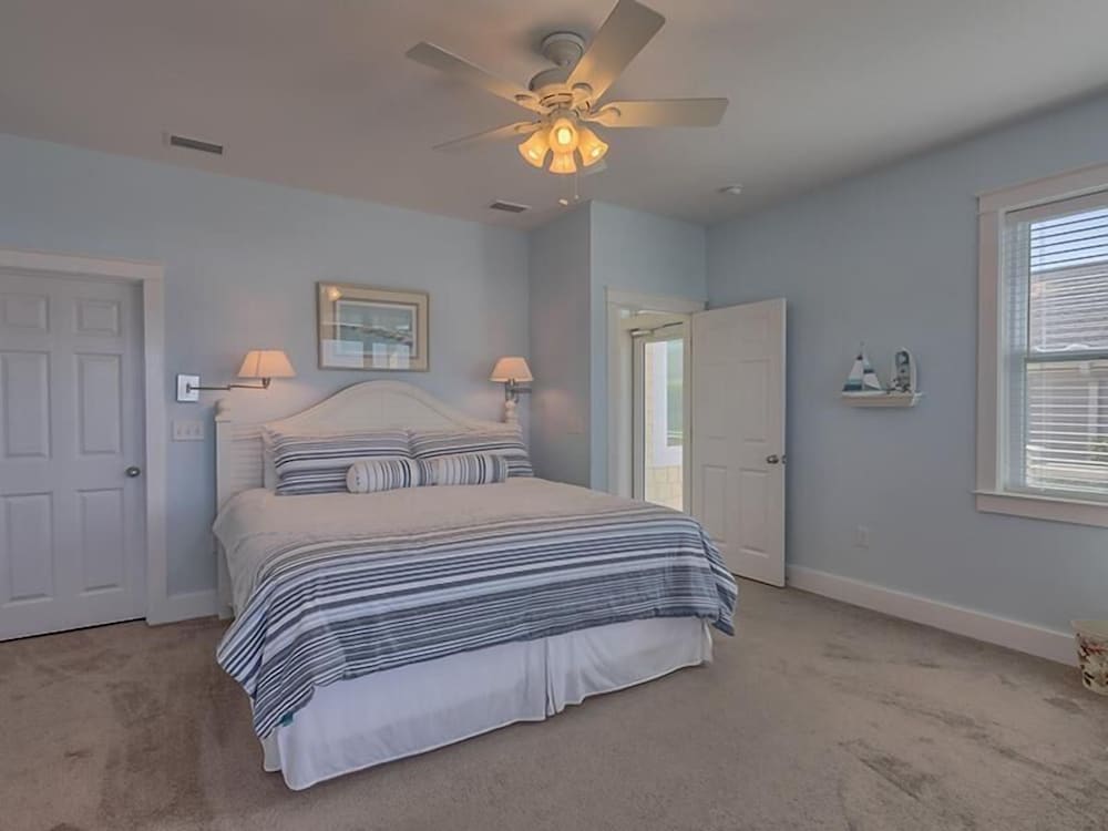 Apartment, 3 Bedrooms, Sea Facing photo 2