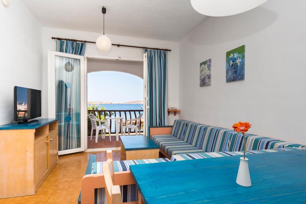 Superior Apartment, 1 Bedroom, Balcony, Sea View (2 adults + 2 children) photo 2