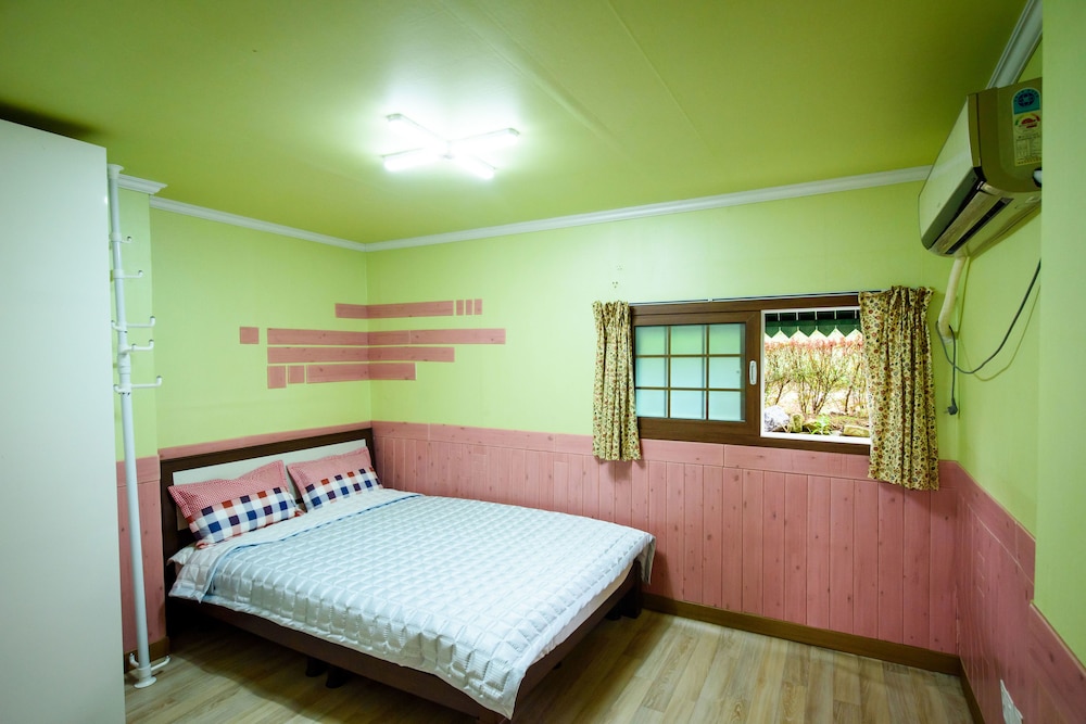 Room (Sun) photo 1