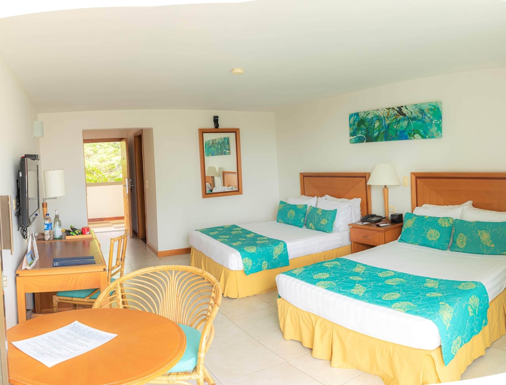 Standard Room, 2 Double Beds - Photo 2