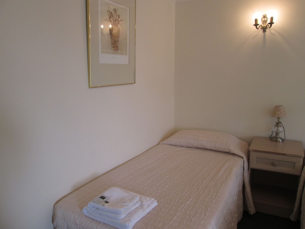 Single Room photo 2