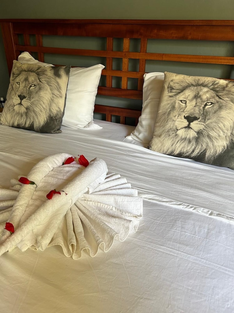 Superior Room, 1 Queen-size bed, Patio, Garden View photo 3