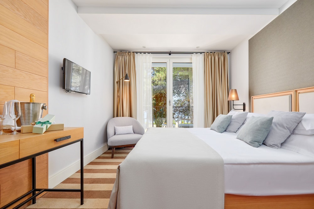 Standard Double or Twin Room, Balcony photo 1