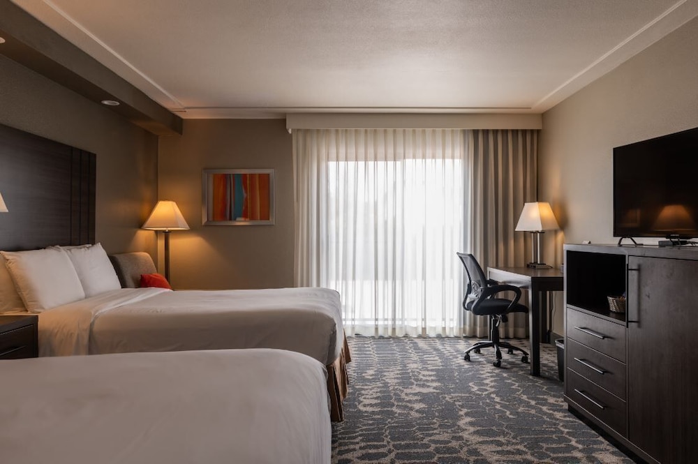 Standard Room, 2 Queen Beds, Accessible, Non Smoking