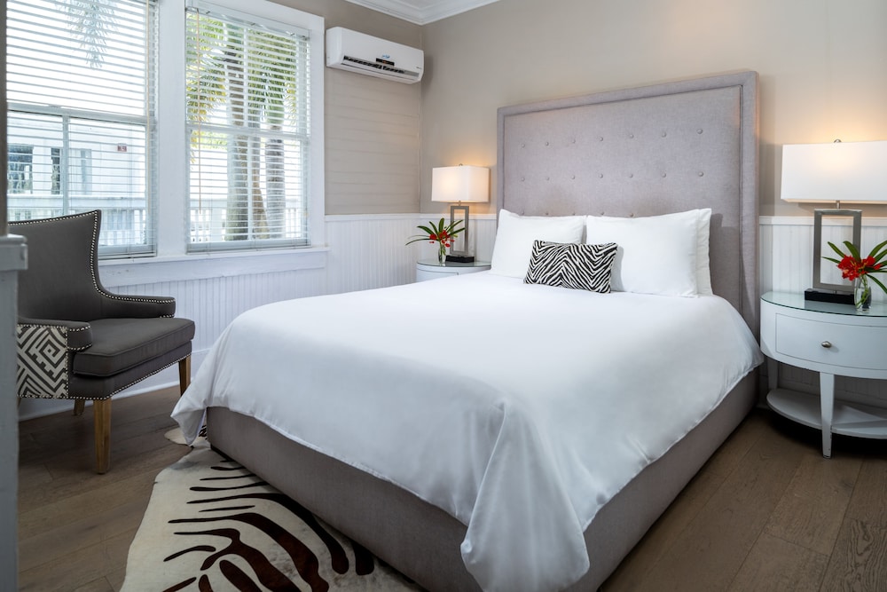 Standard Room, 1 Queen Bed, Refrigerator (Room 3)
