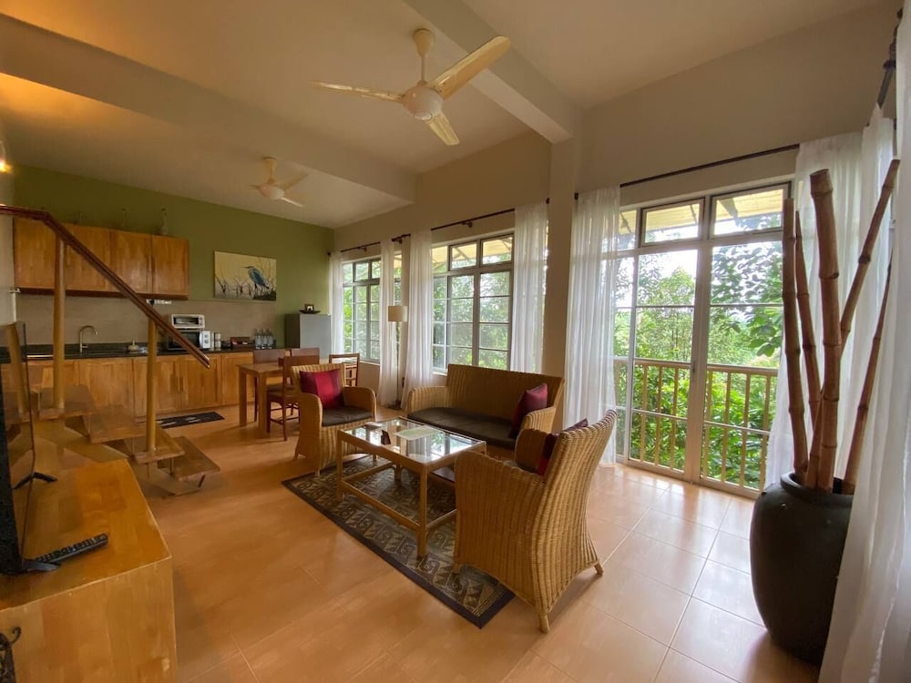 Triple Storey Two Bedrooms Cottage - Photo 7