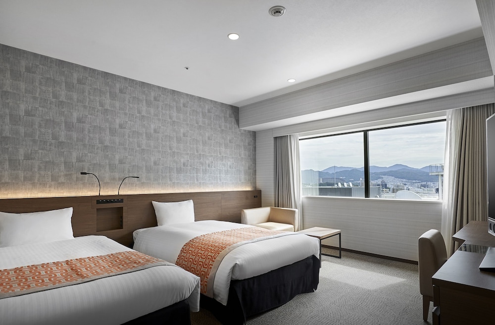 Superior Twin Room with Extra Bed, Non-Smoking (3min walk from Hiroshima Station) - Photo 1