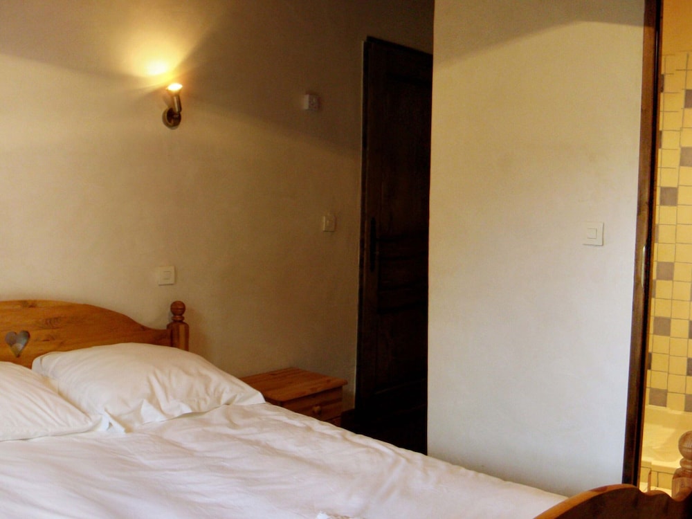 Apartment photo 2
