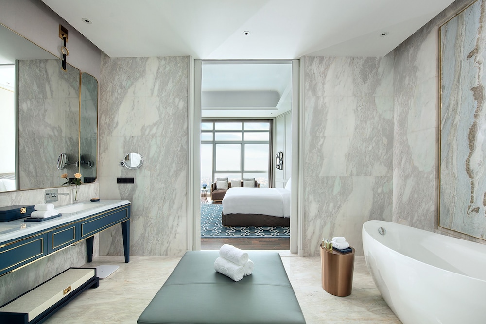 Luxury Room, 2 Twin Beds (Post Modern Décor) photo 2